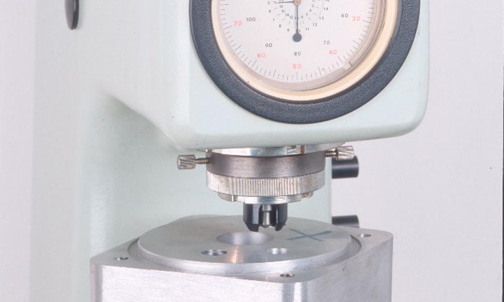 CNC meritve in meritve trdnosti in hrapavosti izdelkov.